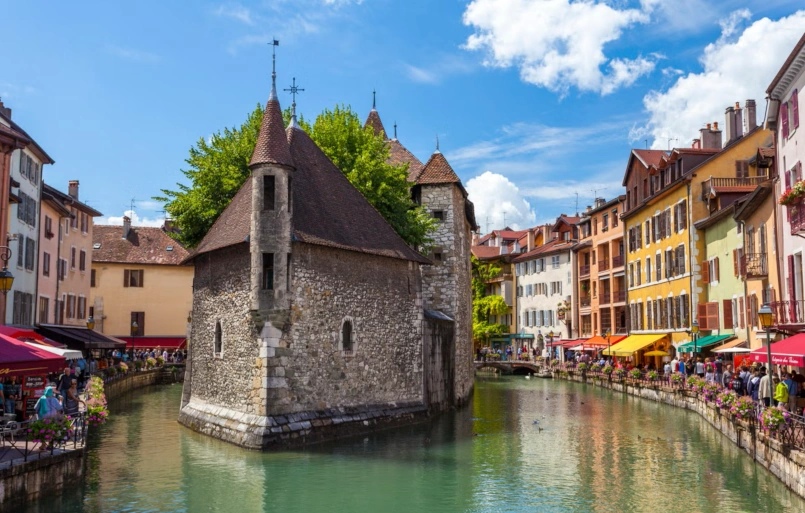 annecy lakefront private transfers