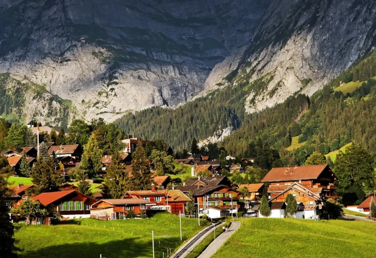 Grindelwald Valley VIP transport – private luxury transfer to ski resort in the Swiss Alps