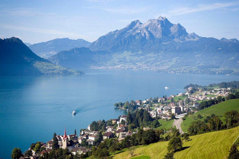 Weggis Lake Lucerne private transfers – premium limousine service to romantic Swiss lakeside village